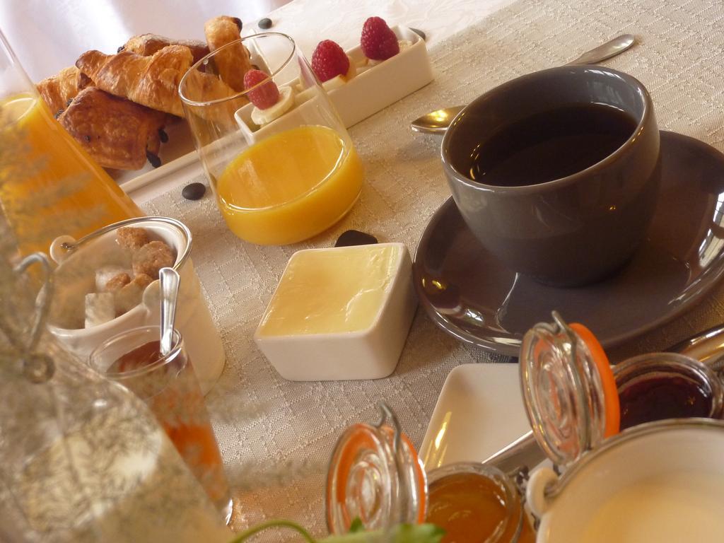 Hotel De La Poste Falaise  Ngoại thất bức ảnh
