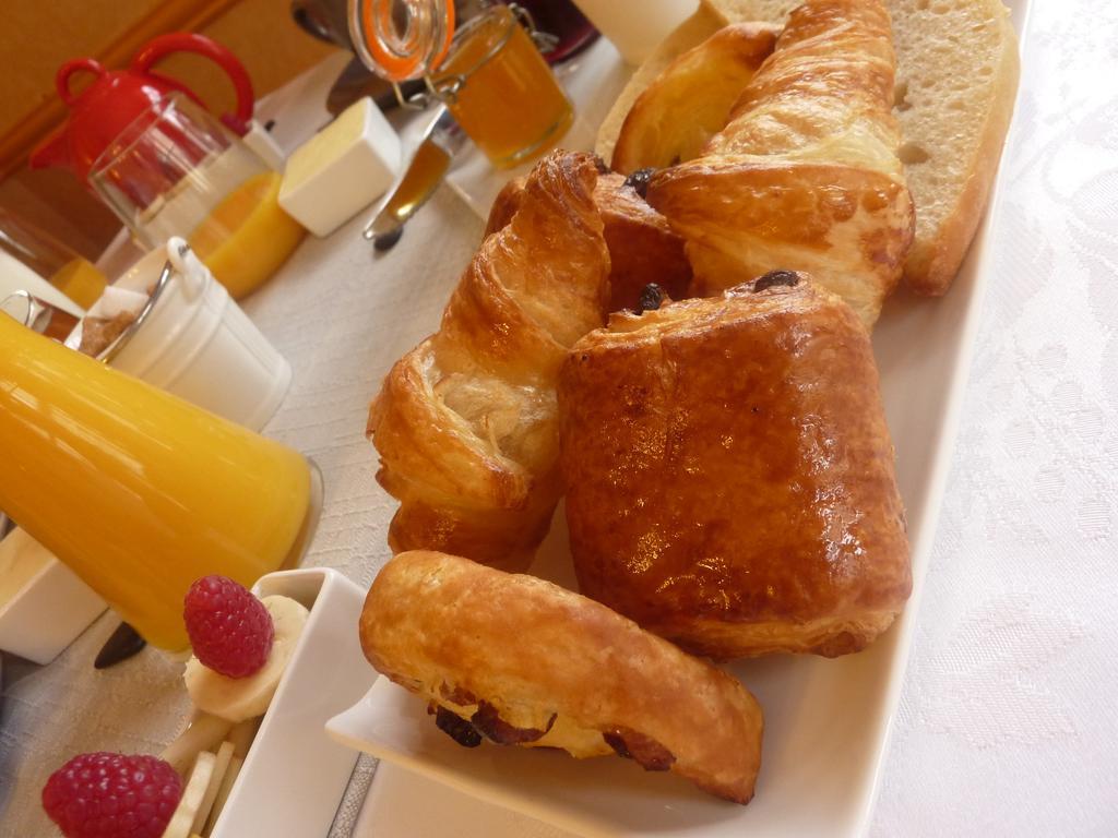 Hotel De La Poste Falaise  Ngoại thất bức ảnh